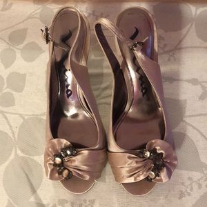 Nina Nude High Heels !